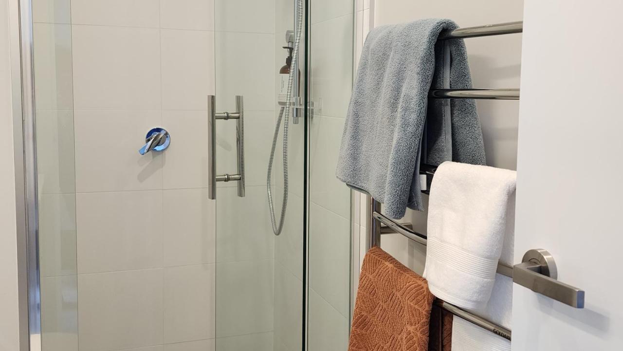 Enfield Lux Apartment Оукланд Екстериор снимка